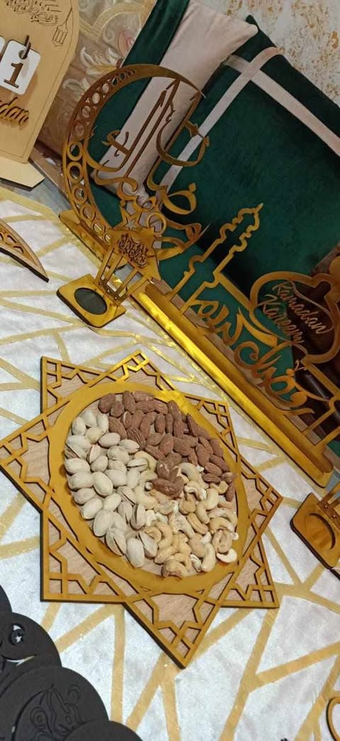 طقم رمضاني من 3 قطع هلال طبق و نجمة